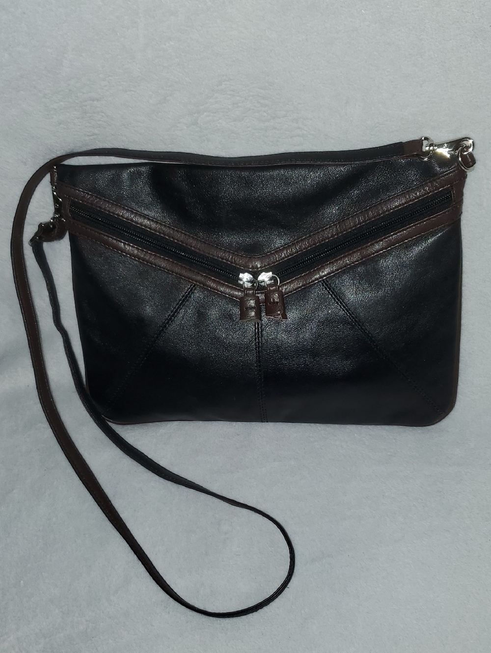 ili New York leather Crossbody Clutch Purse